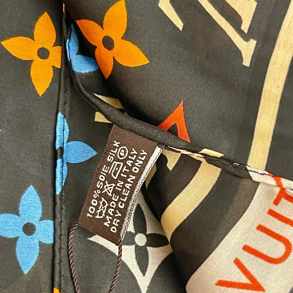 L V Flowers and Leaves Pattern Silk Scarf
